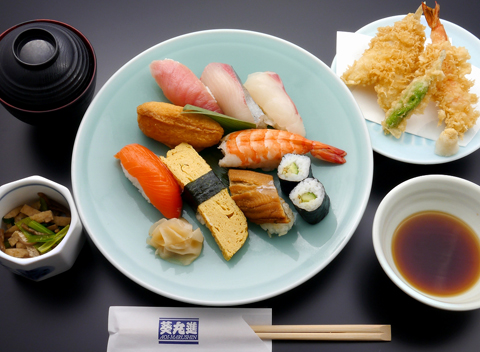 寿司と天麩羅定食(上)